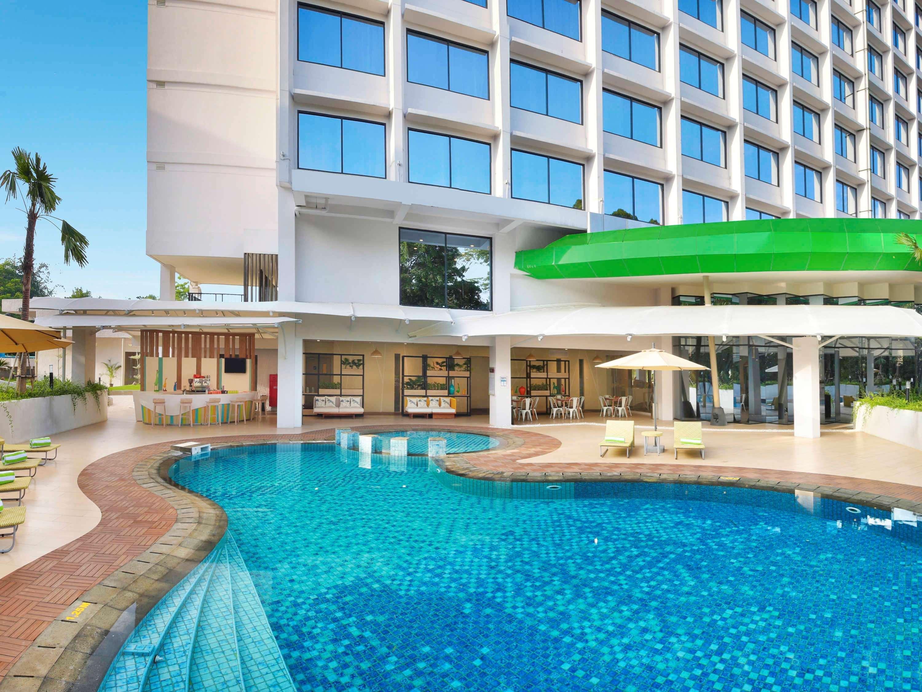 Готель Ibis Styles Bogor Raya Екстер'єр фото