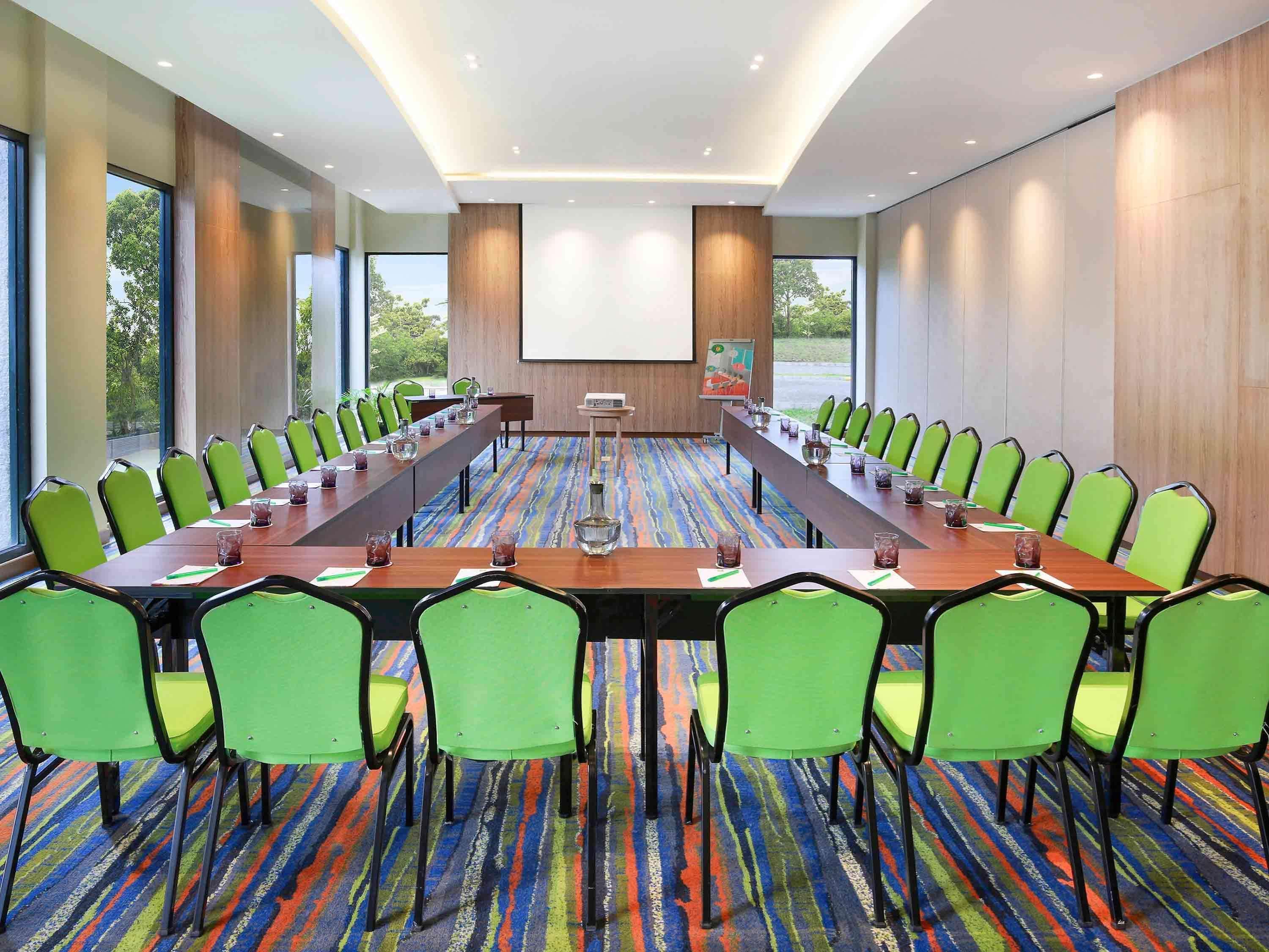 Готель Ibis Styles Bogor Raya Екстер'єр фото