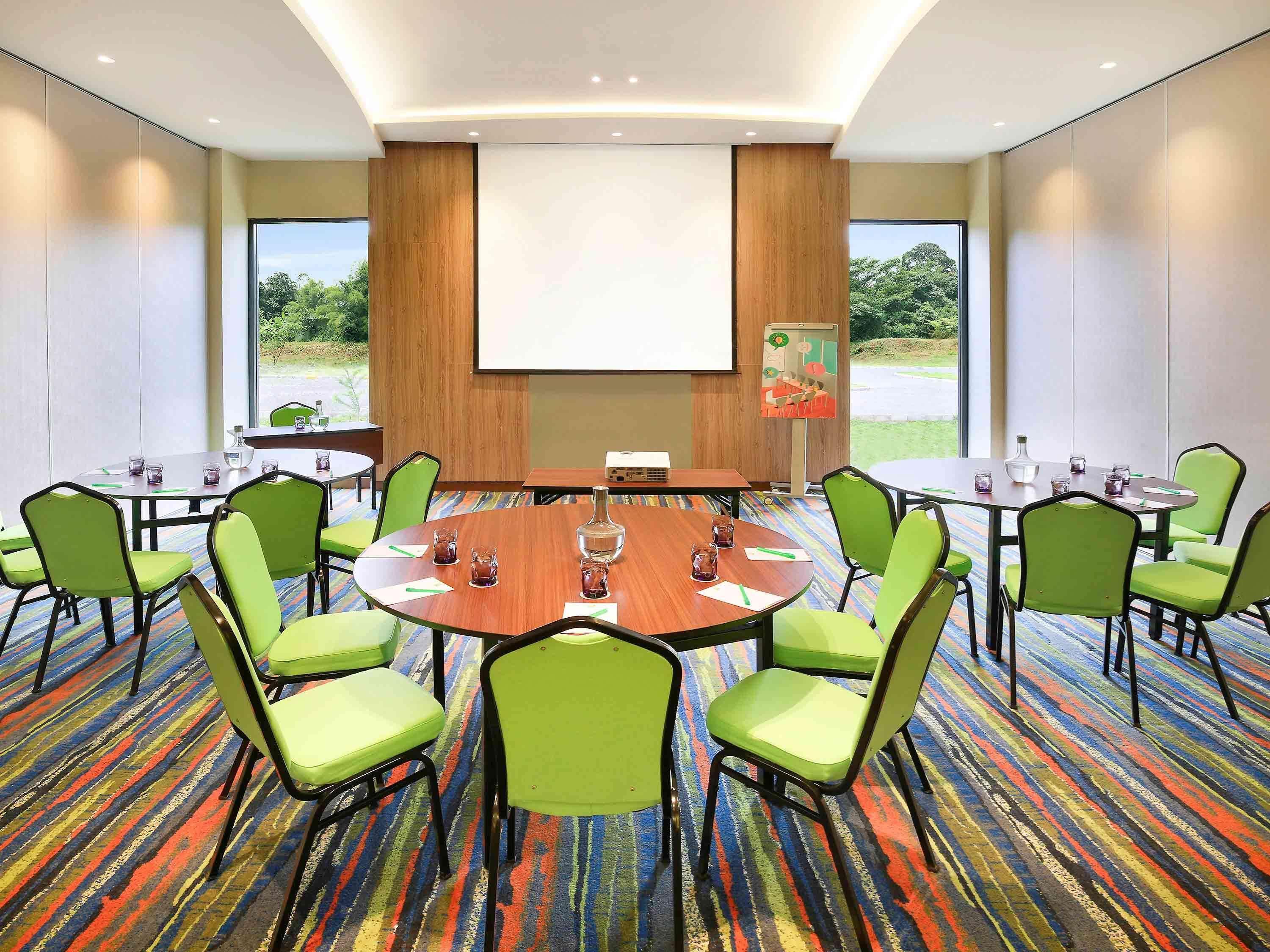 Готель Ibis Styles Bogor Raya Екстер'єр фото